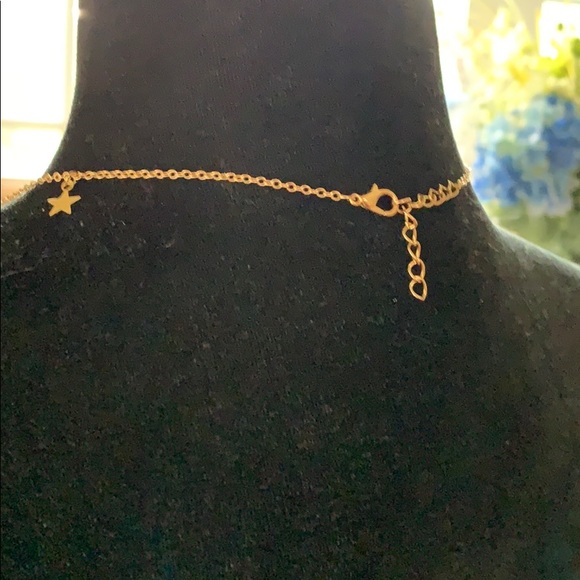 Gold tone butterfly and stars necklace - Picture 4 of 4